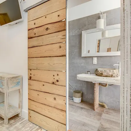 Garam לינה וארוחת בוקר 4*