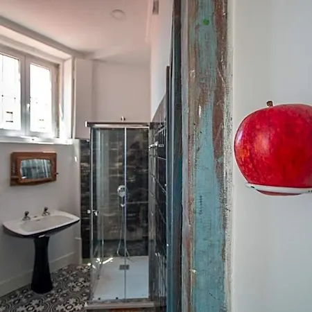Garam Oda ve Kahvaltı Lisboa